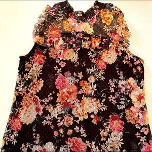 Beautiful Lace Top ♥️